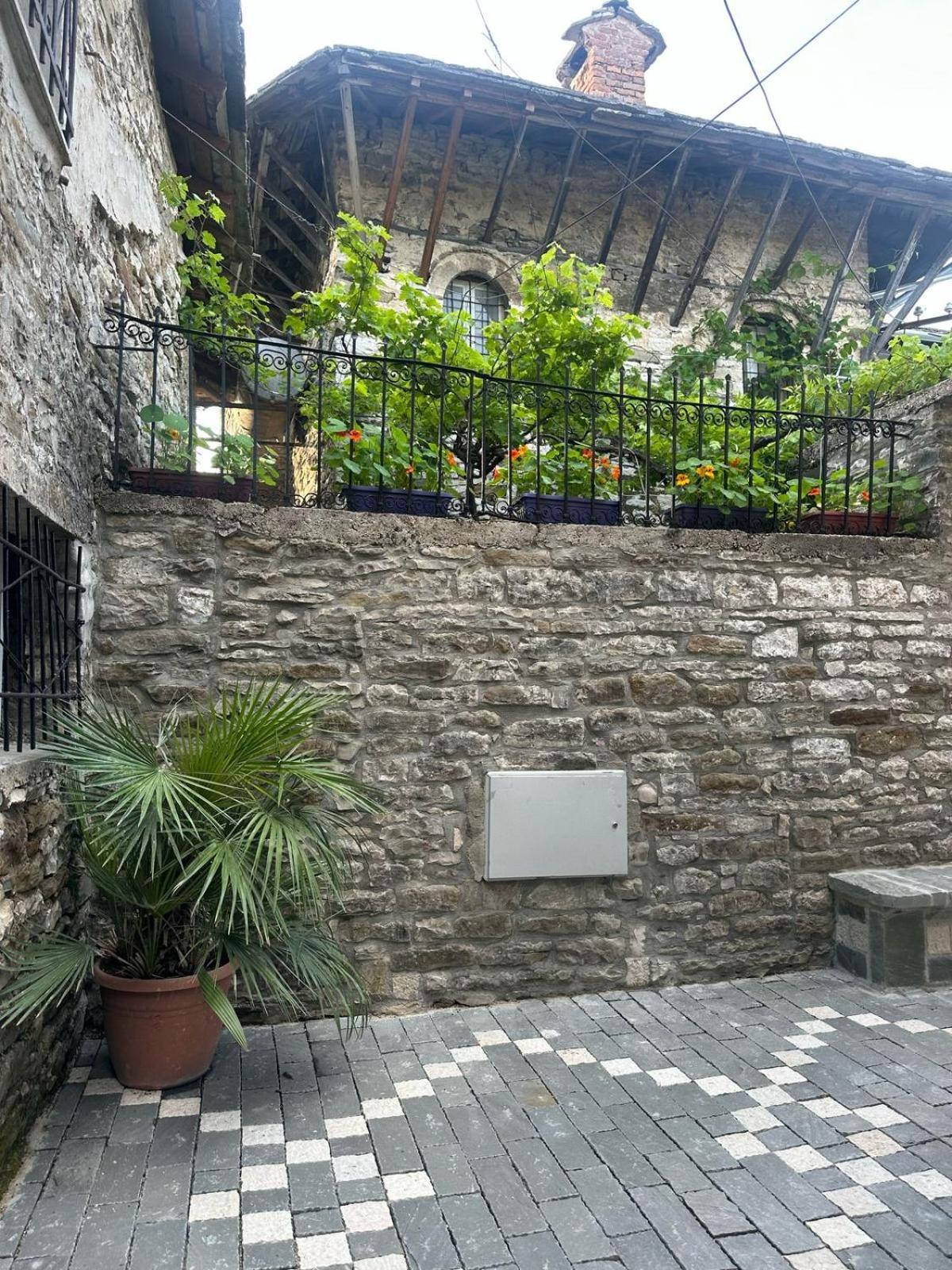 Traditional House Shapllo Gjirokastër Exteriér fotografie
